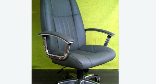 Перетяжка офисного кресла кожей. Шадринск